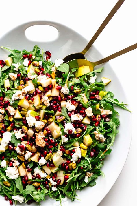 Dinner Party Salad Recipes, Pistachio Goat Cheese, Salad For Christmas, Salad Recipes Holidays, Pomegranate Recipes Salad, Pomegranate Dressing, Pomegranate Vinaigrette, Salad With Pomegranate, Holiday Salad