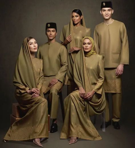 Malaysian contingent to wear Rizman Ruzaini at 2024 Olympics opening ceremony | The Star Olympic Uniform, Rizman Ruzaini, Olympic Fashion, Olympics 2024, 2024 Olympics, Olympics Opening Ceremony, Culture Travel, Sport Football, Opening Ceremony