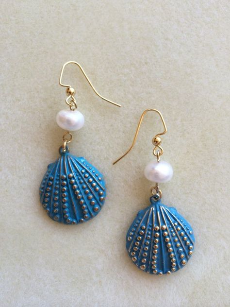 Clearance Blue metal seashell earrings Seashell Jewelry Diy, Shells Craft, Coastal Jewelry, Art Coquillage, Diy Jewelry Earrings, Beach Bracelet, Sea Jewelry, Seashell Earrings, Seashell Jewelry