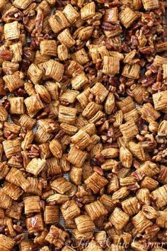 Pecan Bark Recipe, Praline Crunch, Chex Mix Recipes Sweet, Chex Snack Mix, Chex Recipes, Pecan Crunch, Chocolate Chex, Crunch Recipe, Puppy Chow Recipes