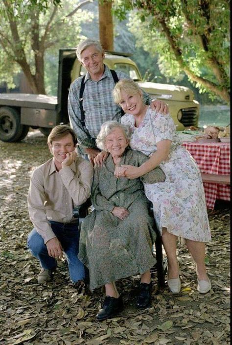 Ralph Waite, Easter Movies, The Waltons Tv Show, Richard Thomas, The Waltons, John Boy, Walton Family, Celebrities Then And Now, Family Tv