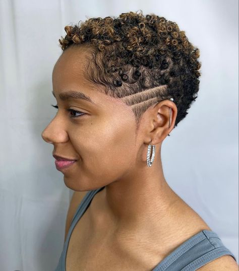 Twa Mullet, Women’s Taper Fade, Tapered Twa 4c Hair Shaved Sides, Curly Fade Women, Womens Tapered Haircut, Women Tapered Haircut, Tapered Twa Hairstyles, Tapered Haircut For Women, Cute Hairstyle Ideas