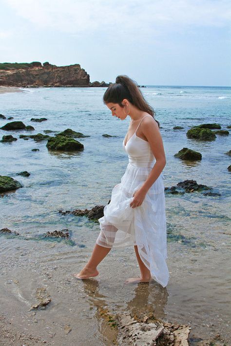 Boho Wedding Dress, Beach Wedding Dress, Wedding Dress, White Wedding Dress, White Bridal Gown, Ivory Wedding Dress, Long Wedding Dress #weddingdress #eveningdress #cocktaildress #bridesmaiddress #promdress #PartyDress #WomenDress #BridesmaidDress Boho Wedding Dress Beach, Simple White Wedding Dress, Wedding Dress Beach Wedding, 1940s Wedding, Wedding Dress Beach, Dresses Corset, Boho Bridal Dress, Gowns Vintage, Long Bridal Gown