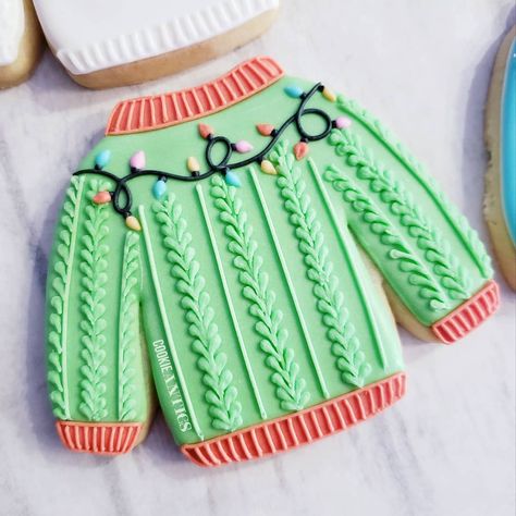 Cookie Antics on Instagram: “It's definitely sweater weather!” Ugly Christmas Sweater Cookies, Ugly Sweater Cookie, Christmas Sugar Cookies Decorated, Flooding Cookies, Cute Christmas Cookies, Royal Iced Cookies, Winter Cookie, Sugar Cookie Designs, Xmas Cookies