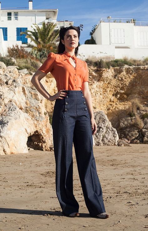 1940s Style Pants & Overalls- Wide Leg, High Waist SAILOR DENIM PANTS high waist 1940s style swing pants $113.29 AT vintagedancer.com Sailor Pants Outfit, 40s Mode, Wedding Simple, Sailor Pants, Vintage Denim Jeans, Sailor Fashion, 40s Fashion, Dresses Outfits, Outfit Trends