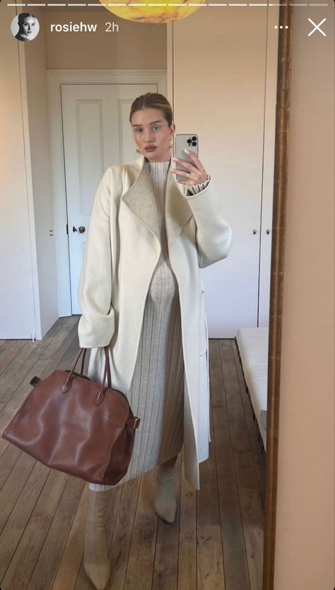 Chic Pregnancy Outfits, Pregnancy Winter Outfits, Maternity Office Wear, Regulate Hormones, Pregnancy Fashion Winter, Fall Maternity Outfits, Rosie Huntington Whiteley Style, Rosie Hw, Chic Maternity