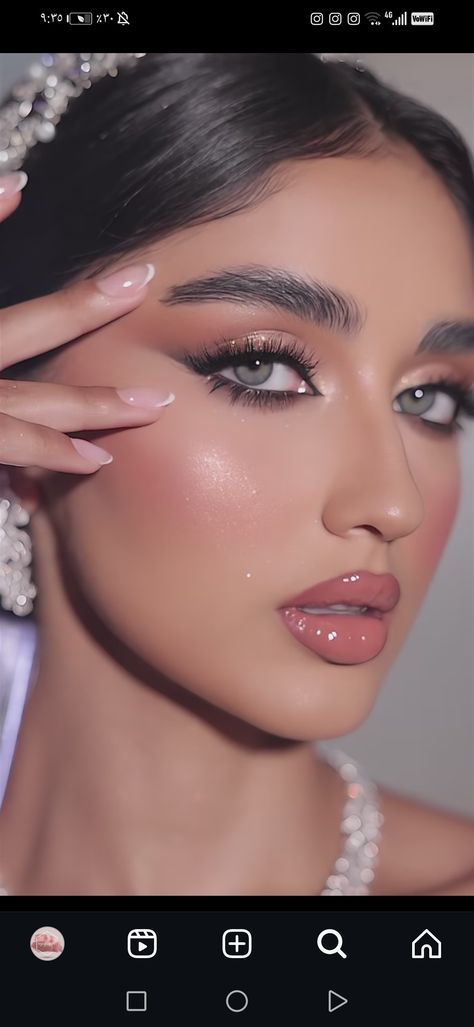 Arab Makeup Wedding, Meka Up, Bride Makeup Arabic, Wedding Makeup Middle Eastern, Pakistani Bridal Makeup Videos, Moments Quotes, Eye Makeup Tutorial, Artistry Makeup, Makeup Inspo