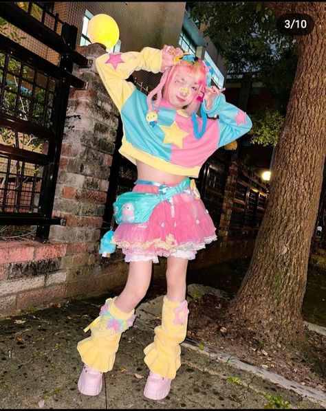 Hypercore Aesthetic Outfits, Carnivalcore Aesthetic Outfit, Rainbow Style Outfit, Cleancore Fashion, Candy Clown Costume, Pink Clowncore Outfit, Hypercore Outfits, Rainbow Pastel Outfit, Pink Aesthetic Fits