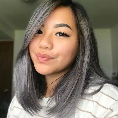 34 Silver Balayage Hair Ideas That Maximize the Chrome Trend Asian Grey Hair, Silver Balayage Hair, Silver Balayage, Balayage Asian Hair, Balayage Hair Ideas, Balayage Styles, Light Pink Lipstick, Gray Balayage, Balayage Bob