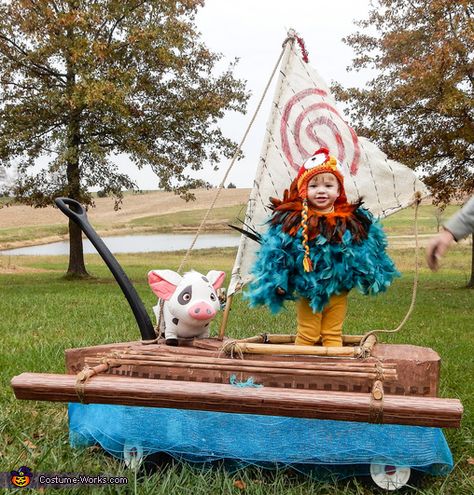 Heihei Costume, Wagon Halloween Costumes, Wagon Costume, Goofy Personality, Moana Halloween Costume, Diy Baby Halloween Costumes, 2017 Halloween Costumes, Family Themed Halloween Costumes, Diy Baby Costumes