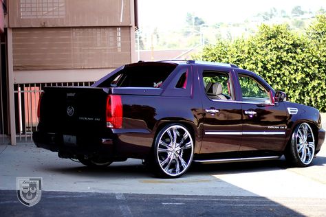 Escalade LSS-55 | by lexaniwheels Avalanche Truck, Be Ambitious, Lowrider Trucks, Dropped Trucks, Lowered Trucks, Cadillac Ct6, Custom Chevy Trucks, Chevy Avalanche, Escalade Ext