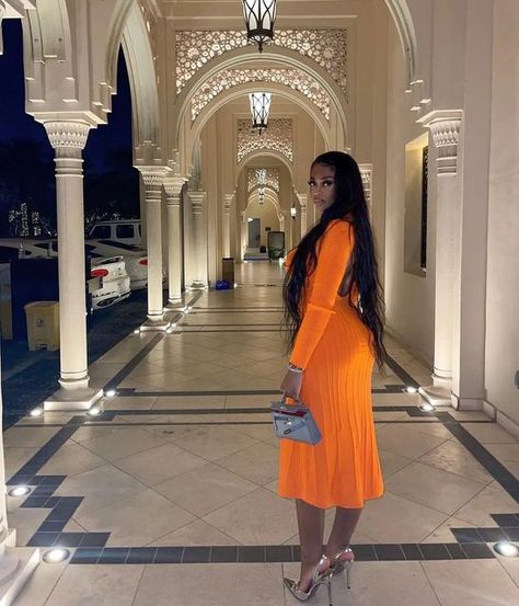 Cute Orange Dress, Dubai Outfit, Black Girls Luxury Lifestyle, Dubai Women, Dubai Outfits, Fall Attire, Rich Girl Lifestyle, Trendy Fall Outfits, Dubai Fashion