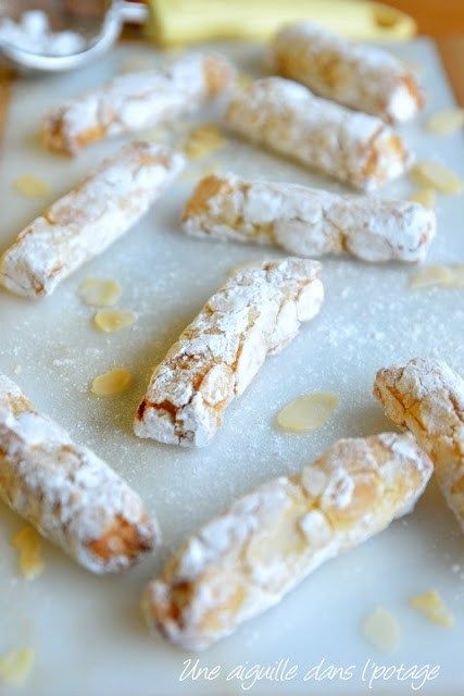 Amaretti Cookie Recipe, Amaretti Biscuits, Almond Biscotti Recipe, Ottolenghi Recipes, Amaretti Cookies, Italian Cookie Recipes, Desserts With Biscuits, Almond Biscotti, Biscotti Cookies