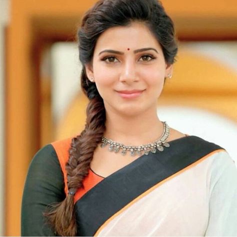 Samantha Akkineni FC ✨33😍 on Instagram: “@samantharuthprabhuoffl . . . . . . . . . Follow @samantharuthprabuoffl Sam #samantha #sammu #sam #samchay #samchaylove #samantharuthprabhu…” Under Braids, Samantha In Saree, Samantha Wedding, Fishtail Braid Hairstyles, Milkmaid Braid, Fishtail Braids, Samantha Images, Side Braid Hairstyles, Braided Hairdo