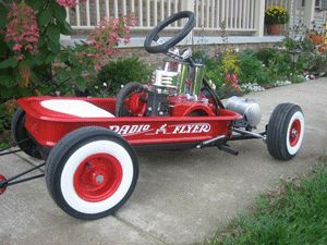 We've seen a lot of Radio Flyer go karts, but this has to be one of the coolest! Custom Radio Flyer Wagon, Radio Flyer Wagon, Kids Wagon, Radio Flyer Wagons, Toy Wagon, Diy Go Kart, Mini Bikes, Swap Meet, Drift Trike