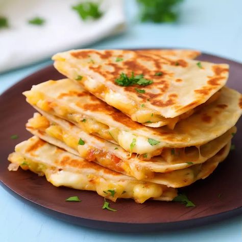 Potato Quesadilla Recipes, Potato Wraps Recipes, Poolside Sandwiches, Quesadilla Ideas, Quesadillas Vegetarian, Mexican Quesadilla Recipes, Potato Quesadilla, Quesadilla Cheese, Oven Roasted Pulled Pork