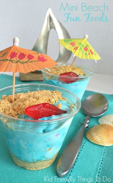 Easy Mini Beach Ice Cream Fun Food - Perfect for Under the Sea, Ocean, and Finding Dory parties - KidFriendlyThingsToDo.com Finding Dory Party, Dory Birthday, Dory Party, Moana Birthday Party, Sea Birthday Party, Beach Meals, Beach Birthday, Kids Groups, Birthday Party Food