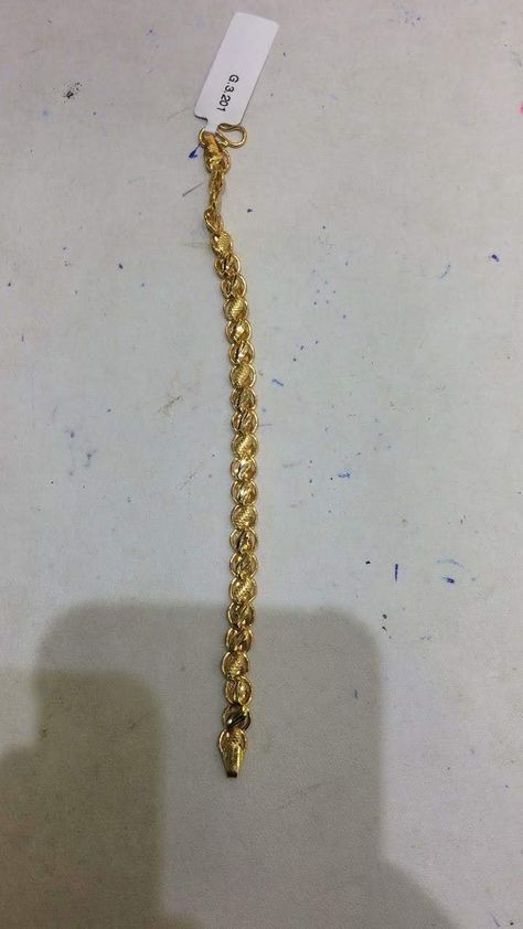 Gold Bracelets For Women Indian, Man Gold Bracelet Design, Silver Anklets Designs, Antique Gold Bracelet, Gold Bracelet Simple, Gold Jewelry Outfits, Gold Bangles For Women, Gold Earrings Models, Modern Gold Jewelry