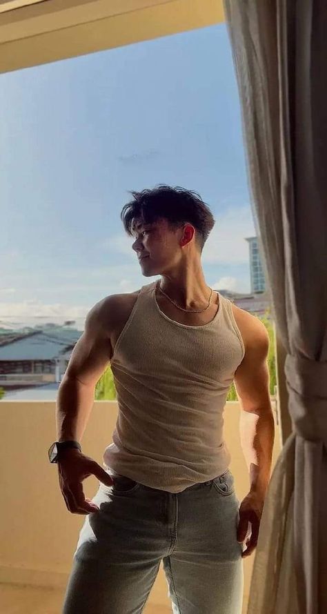 Brandon Chai, Muscular Men Fashion, Aesthetic Men, Dress Code Casual, Mens Photoshoot Poses, Gym Guys, Gym Photos, Classy Outfits Men, Chic Aesthetic