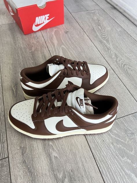 Nike Shoes Women Brown, Fancy Sneakers, Aesthetic Core, Trendy Shoes Sneakers, All Nike Shoes, Shoes Ideas, Cute Nike Shoes, Hype Shoes, Cute Nikes