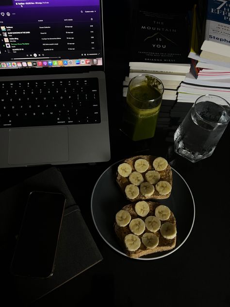 Healthy Dark Aesthetic, Healthy Food Dark Aesthetic, Dark Healthy Aesthetic, Food Dark Aesthetic, Modern Dark Academia, Winter Arch, Healthy Life Aesthetic, Gym Vibes, Kiwi Juice