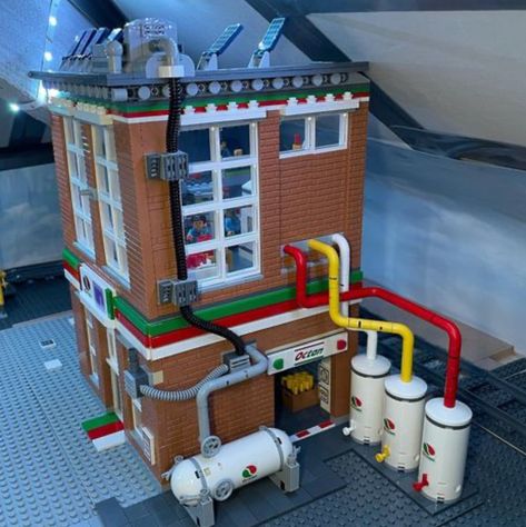 Lego Conveyor Belt, Big Lego Sets, Lego Mechanics, Lego Factory, Lego Modular Buildings, Lego City Ideas, Lego Building Techniques, Lego Spiderman, Lego Building Ideas