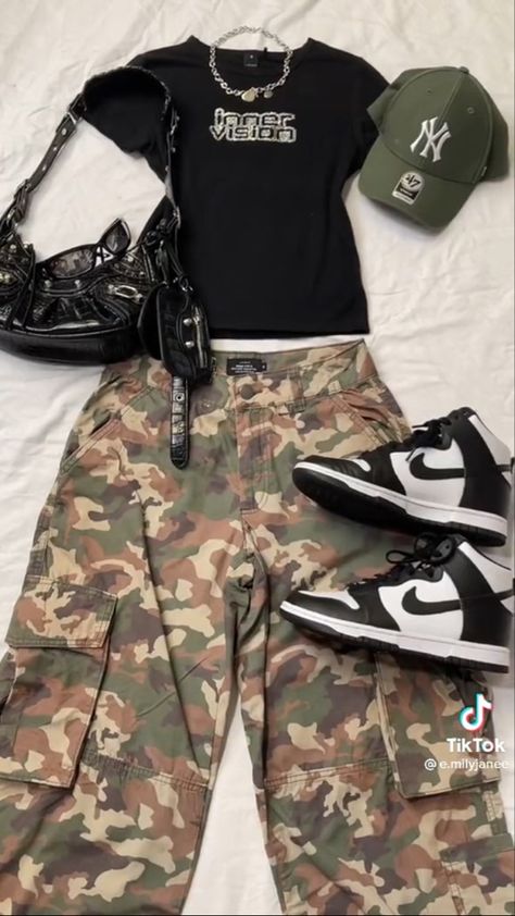 Army Style Outfit, Y2k Modest Outfits, Camo Grunge Outfits, Grunge Camo Outfit, Military Girl Aesthetic Outfit, Camouflage Military Style Tops For Streetwear, Army Outfit, Military Camouflage Cargo Shorts For Streetwear, Boujee Outfits