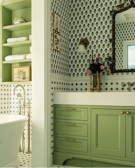 Bright Green Bathroom, Green Bathroom Ideas, Garage Apartment, Green Bathroom, Apple Green, Bright Green, Color Ideas, Bathroom Ideas, Green Color