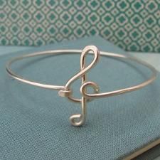 wire wrapped jewelry Ideas, Craft Ideas on wire wrapped jewelry Anting Manik, Wire Jewelry Rings, Wire Jewelery, Wire Wrapped Bangles, Wire Jewelry Designs, Music Jewelry, Diy Wire Jewelry, Wire Work Jewelry, Treble Clef