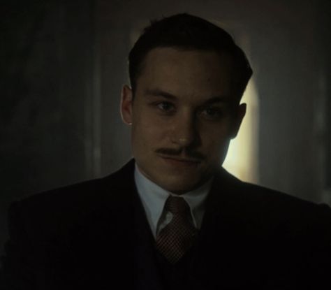 Michael Peaky Blinders, Smash Characters, Chicago Mafia, Michael Gray, Peaky Blinders Season, Finn Cole, Joe Cole, Elvis Presley Photos, Peaky Blinders