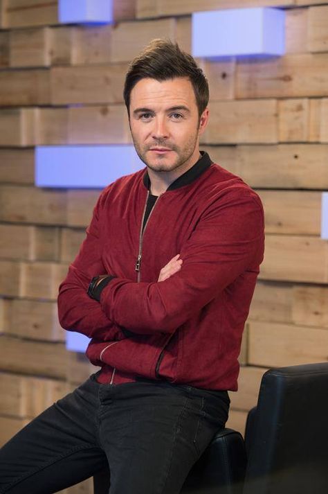 Shane Filan Shane Filan, Single Pic, Breakup Picture, Dances With Wolves, Airport Photos, Handsome Actors, Jennifer Lawrence, Beautiful People, Men Sweater