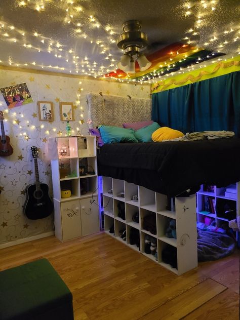 Comfortable Bedroom Decor, Diy Loft Bed, Cool Room Designs, Dream Bedroom Inspiration, Closet Room, Room Redesign, Small Room Design, Redecorate Bedroom, Bed In Closet