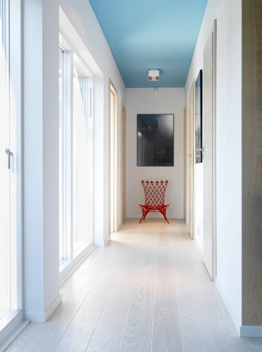 Dark Hallway Decorating, Home Depot Paint, Blue Ceiling, Swedish Interior Design, Hallway Ceiling, Sweden House, Blue Ceilings, Colored Ceiling, Contemporary House Design