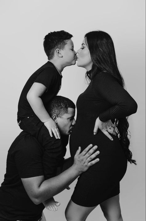 Maternity Photoshoot Poses Family, Family Picture Pregnant, Family Portraits Pregnant, Home Diy Maternity Photos, Home Family Maternity Photoshoot, Jumpsuit Maternity Photoshoot, Toddler Kissing Pregnant Belly, Maternity Shoot Ideas Family, Elegant Maternity Shoot With Family