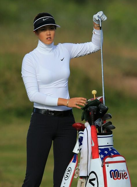 Michelle Wei, Michelle Wie Golf, Girl Golf Outfit, Lady Golfers, Golf Photos, Female Golfer, Cute Golf Outfit, Michelle Wie, Golf Women