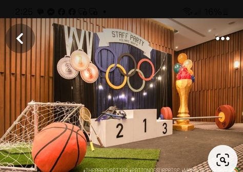 Olympic Party Decorations, Summer Olympics Party, Sports Day Decoration, Vbs Olympics, Olympics Decorations, Olympic Podium, Olympic Theme Party, Olympic Idea, Kids Olympics