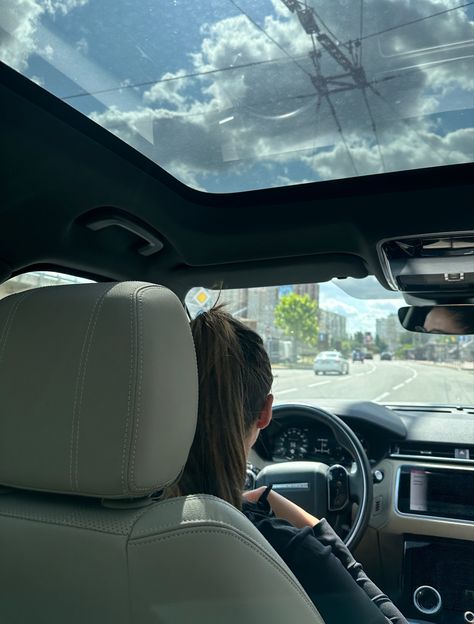 Range Rover Velar aesthetic Range Rover Mom Lifestyle, White Range Rover Velar, Range Rover Girl Aesthetic, Range Rover Mum Aesthetic, Range Rover Velar Aesthetic, Range Rover Mum, Range Rover Girl, Range Rover Mom Aesthetic, Range Rover Aesthetic