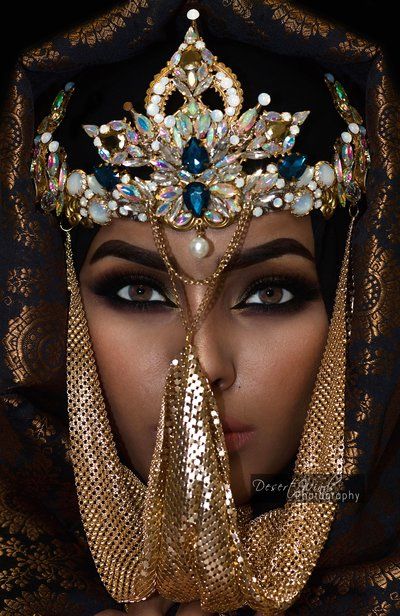 Arabic Makeup, Face Jewellery, Arabian Beauty Women, Arab Beauty, Head Jewelry, Head Piece, Arabian Nights, Lip Art, Muslim Women