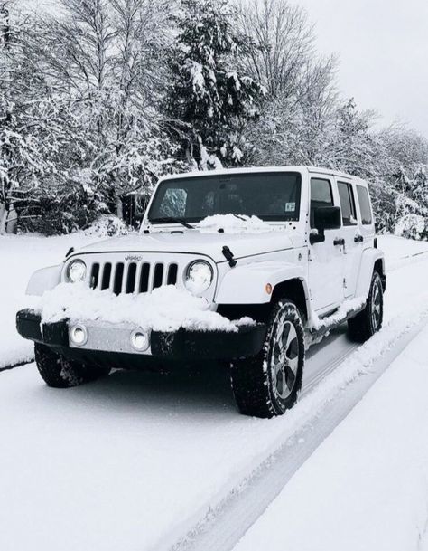 White Jeep Wrangler, White Jeep, Jeep Photos, Winter Mood, Jeep Jeep, Girly Car, Dream Cars Jeep, Cool Jeeps, Jeep Lover