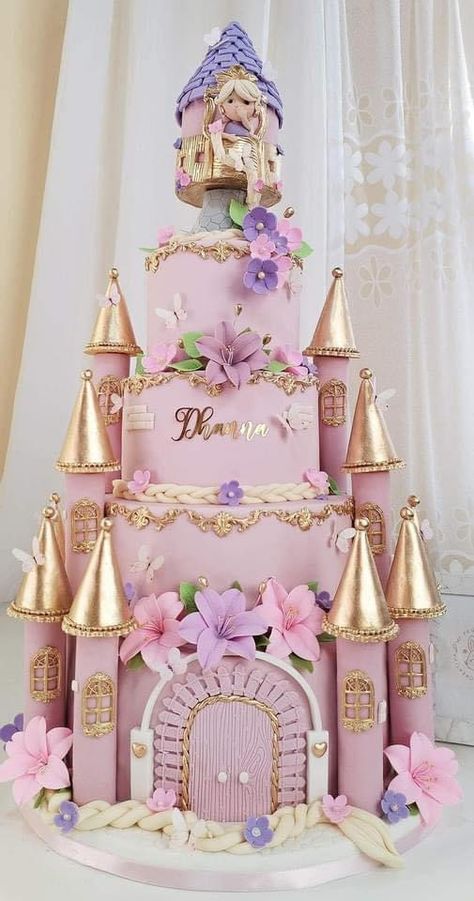 Princess Rapunzel Birthday Party Ideas, Disney Castle Birthday Cake, Princess Cake Diy, Diy Princess Cake, Pastel Rapunzel, Disney Princess Cake Ideas, Disney Princess Birthday Party Cake, Disney Princess Castle Cake, Cake Disney Princess