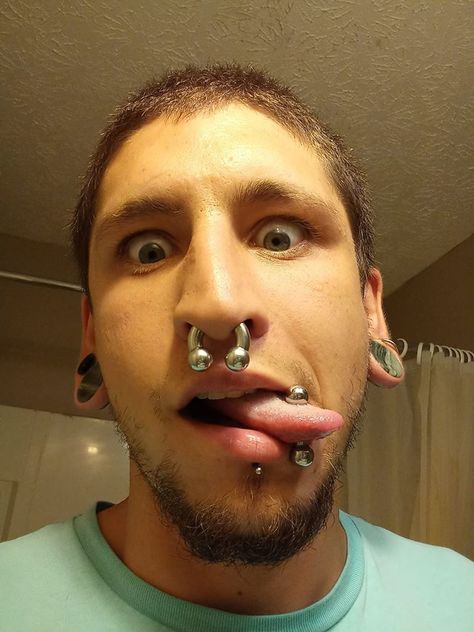 Septum Guy, Septum Piercing Men, Punk Piercings, Guys Ear Piercings, Body Modification Piercings, Men's Piercings, Face Piercings, Cool Piercings, Facial Piercings