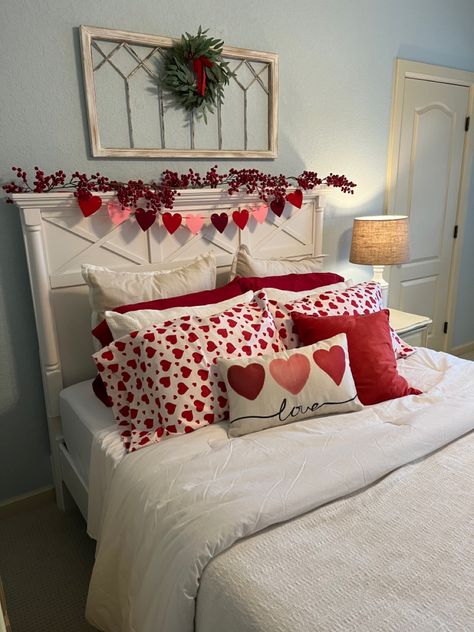 Valentines Day Decorations Girls Room, Valentine Day Bedroom Ideas, Valentine’s Day Room Decoration Ideas, February Bedroom Decor, Valentine's Bedroom Decor, Room Decor For Valentine's Day, Valentines Day Decorated Room, Valentine Apartment Decor, Valentine Bedroom Decor Ideas