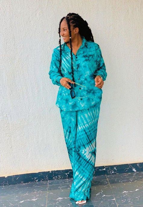 Adire Top And Trouser, Adire Fashion, 2piece Outfits, Short African Dresses, African Fashion Skirts, African Wear Dresses, African Print Dress Designs, African Maxi Dresses, African Fashion Traditional