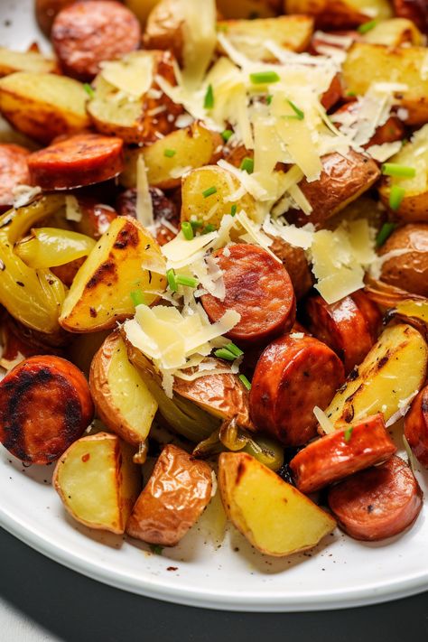 Savor the heartwarming flavors of Fried Potatoes, Onions, and Smoked Polish Sausage, a classic American favorite. Perfect for family dinners or cozy gatherings. Try this comforting recipe today and make your mealtime memorable! Smoked Polish Sausage, Polish Sausage Recipes, Smoked Sausage Recipes, Polish Sausage, Potatoes Onions, Sausage Potatoes, Potato Onion, How To Cook Beef, Baby Potatoes