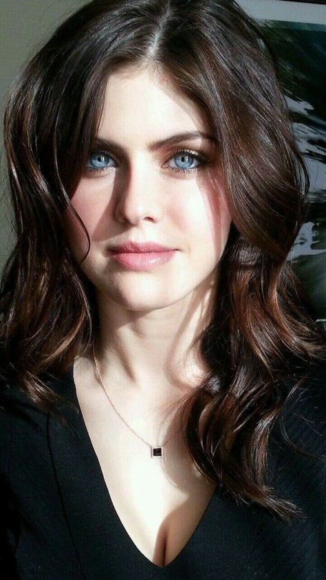 Alexandra Daddario ✾ Alexandria Daddario, Photo Mannequin, Alexandra Daddario, Celebrity Beauty, Beautiful Eyes, Pretty Face, Celebrities Female, Jaipur, Blue Eyes