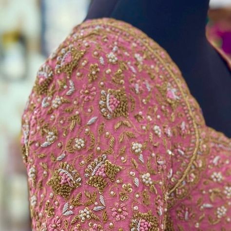 Wedding Blouse Designs Latest, Apr Vastrakala, 90s Bollywood Fashion, Pink Blouse Designs, Bridal Blouses, Latest Bridal Blouse Designs, Embroidery Blouses, Maggam Works, Wedding Blouse Designs