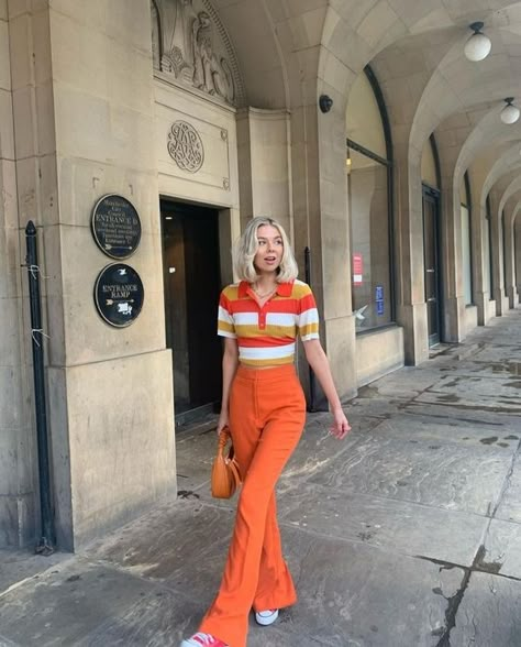 Orange Pants Outfit Aesthetic, 70s Bright Aesthetic, Bright 70s Outfits, Bright Outfits Aesthetic, Orange Pants Outfit, Swimsuit Styles, Bright Outfit, Bright Colored Outfits, Ragged Jeans