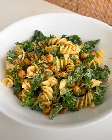 Chickpea Caesar Pasta Salad | eatwitherika.com Cesar Pasta Salad, Pasta Salad Vegetarian, Chickpea Pasta Salad, Homemade Caesar Dressing, Caesar Pasta Salad, Homemade Caesar, Caesar Pasta, Salad Vegetarian, Quinoa Pasta