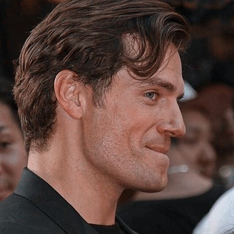 Henry Cavill Hair, Celebrity Siblings, Mens Hairstyles Thick Hair, Enola Holmes, Henry Cavill, Your Smile, Dream Guy, Pretty Men, Haircuts For Men