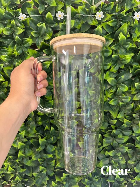 Glass Tumbler Design Ideas, Sublimation Tumbler Ideas, Boba Smoothie, Glass Tumbler With Straw, Stuff I Want, Glass Tumbler Design, Clear Tumbler, Clear Glass Tumbler, Clear Water Bottle